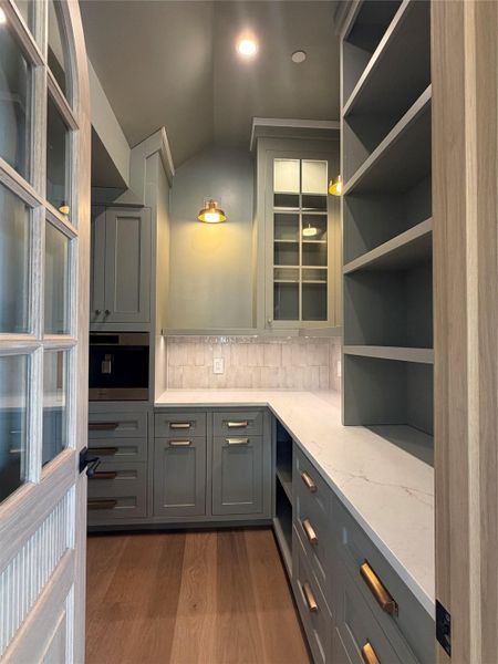 Back Kitchen