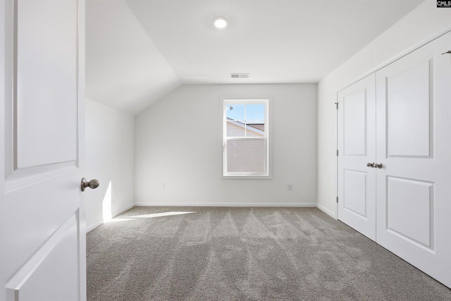 Spacious, unfurnished interior of a new home in Bickley Station, Irmo (Image 18).