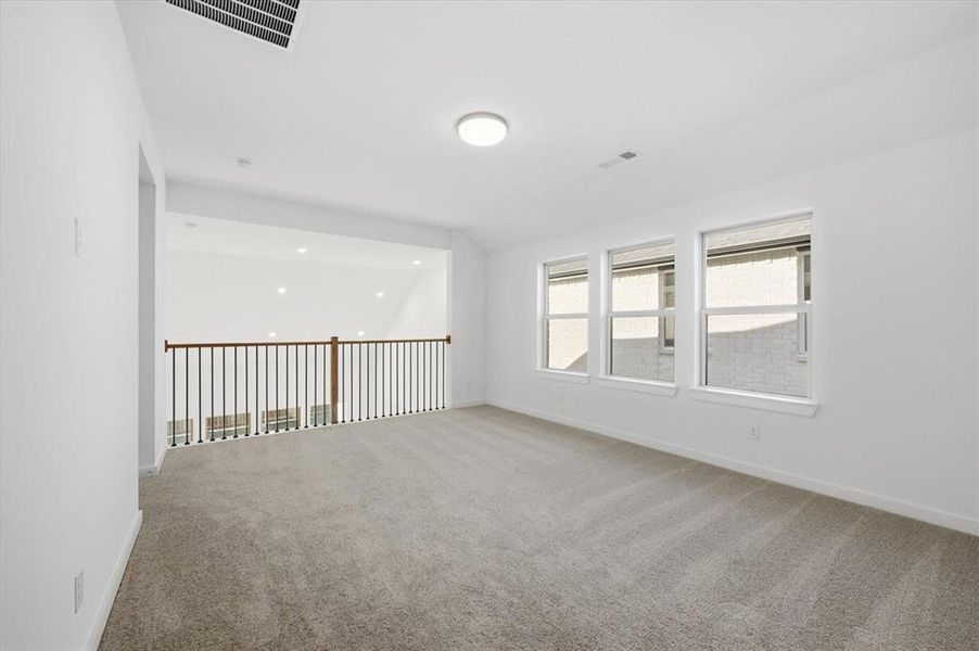 Spacious, unfurnished interior of a new home in Cambridge Crossing, Celina (Image 22).
