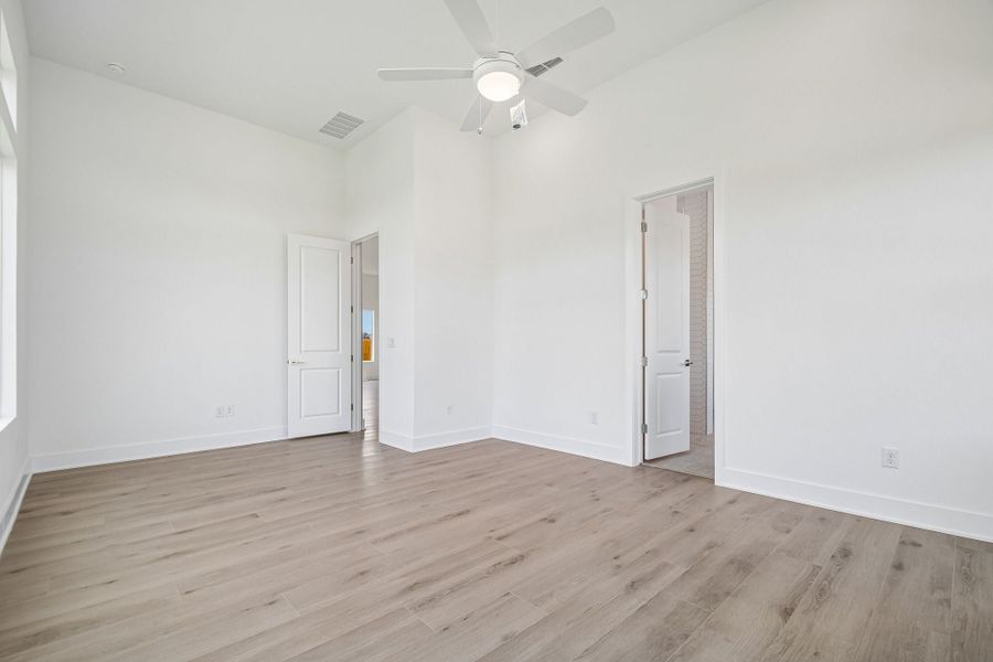 Spacious, unfurnished interior of a new home in Freedom at Anthem, Kyle (Image 17).