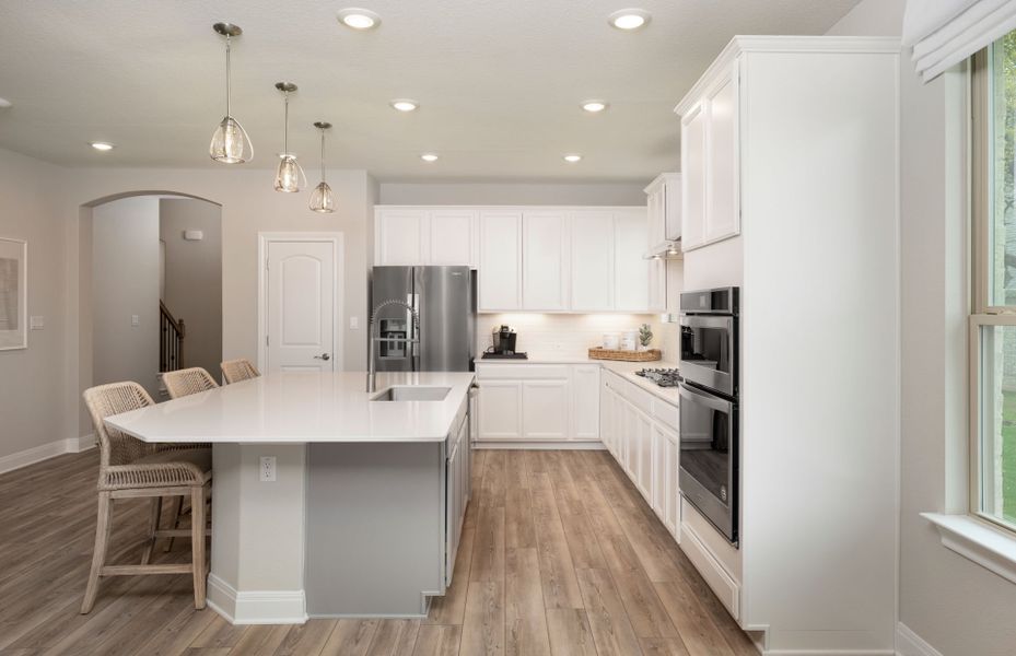 Representative furnished interior of a home built from the Mooreville by Pulte Homes in Crescent Bluff, Georgetown (Image 8).