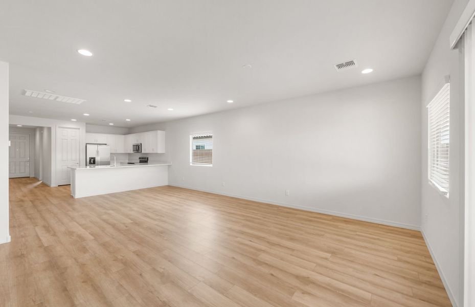 Spacious, unfurnished interior of a new home in Hayden Estates, Buckeye (Image 20). Spacious, unfurnished interior of a new home in Hayden Estates, Buckeye (Image 20).