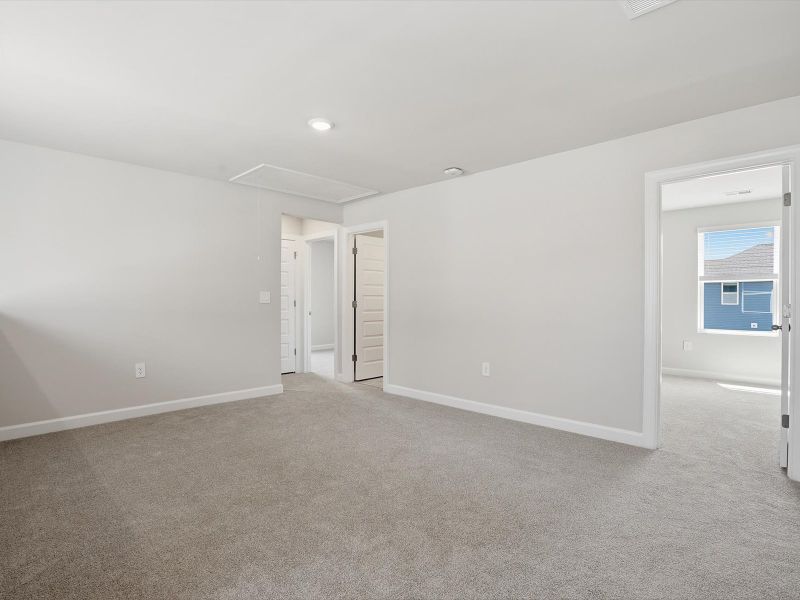 Spacious, unfurnished interior of a new home in Village at White Pine, Pendleton (Image 16). Spacious, unfurnished interior of a new home in Village at White Pine, Pendleton (Image 16).