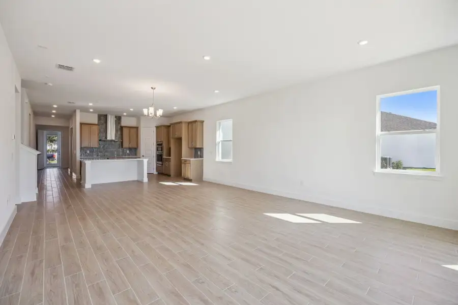 Spacious, unfurnished interior of a new home in Northlake at Ovation, Winter Garden (Image 18).