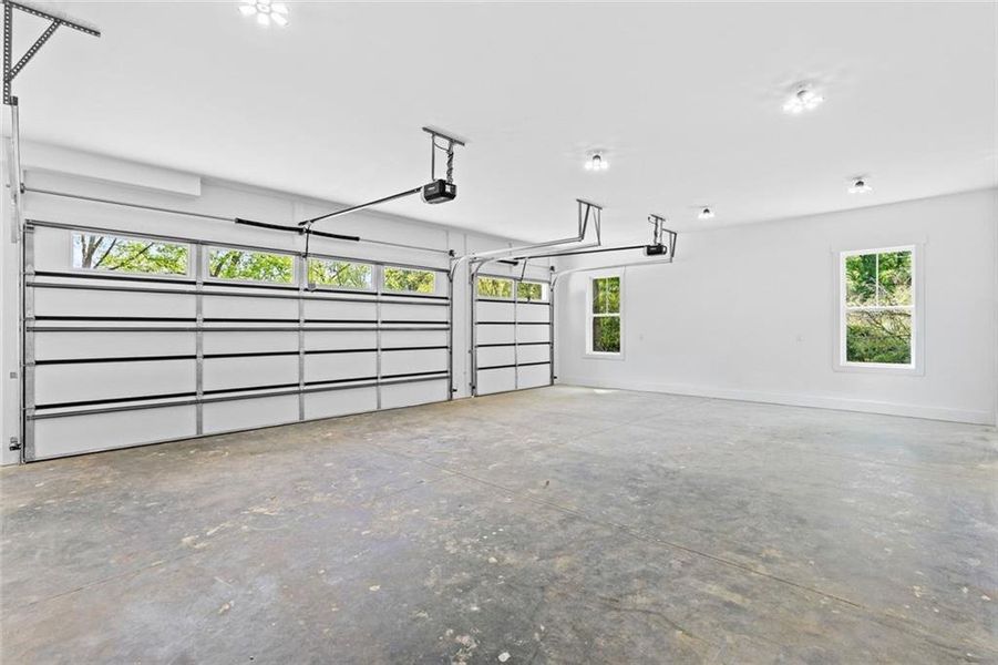 Spacious, unfurnished interior of a new home in , Monroe (Image 53).
