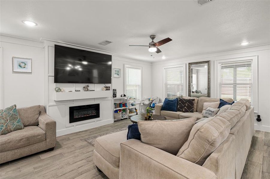 Furnished interior view inside a new home in , Granbury (Image 12).