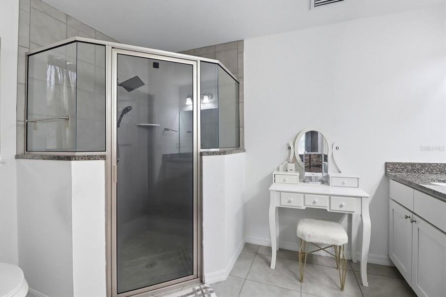 Furnished interior view inside a new home in , Ocala (Image 27).