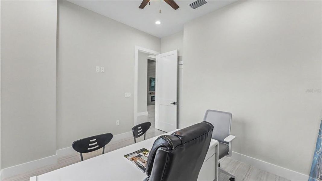 Furnished interior view inside a new home in , Lakeland (Image 5).