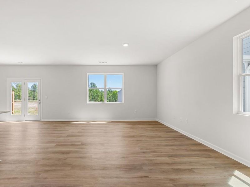 Spacious, unfurnished interior of a new home in Rolling Meadows, Jasper (Image 45).
