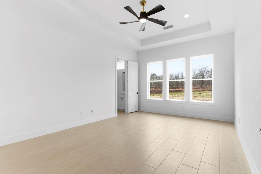 Spacious, unfurnished interior of a new home in , Dayton (Image 38).