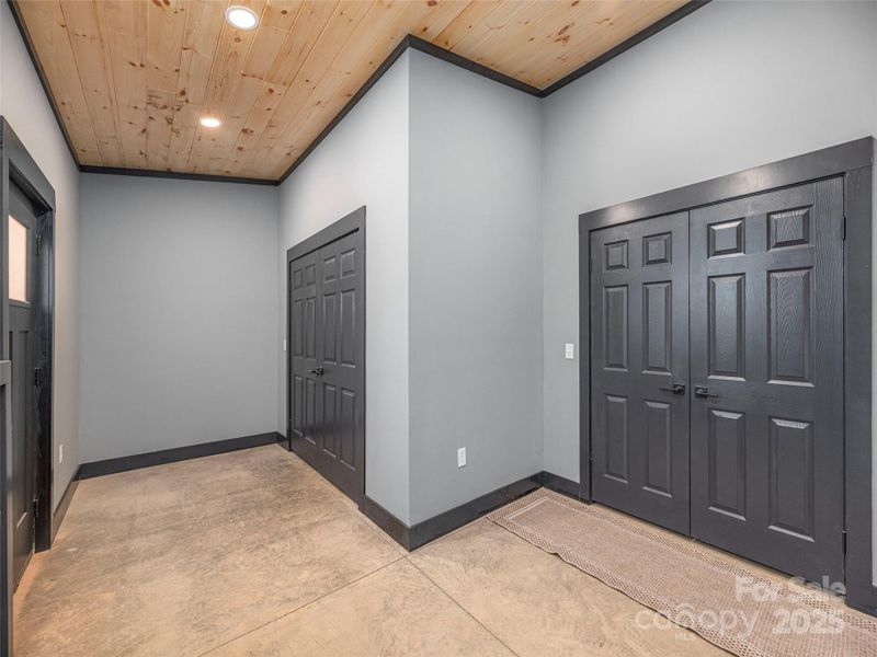 Spacious, unfurnished interior of a new home in , Waynesville (Image 16).