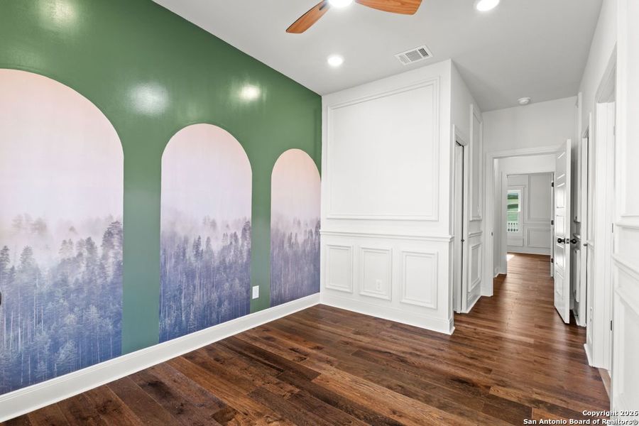 Spacious, unfurnished interior of a new home in , San Antonio (Image 16).