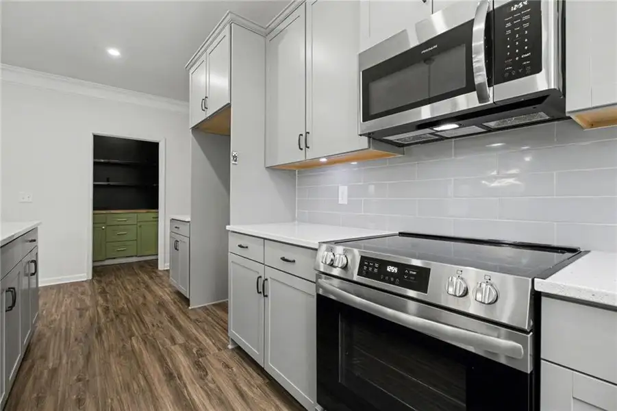Furnished interior view inside a new home in , Cartersville (Image 4).
