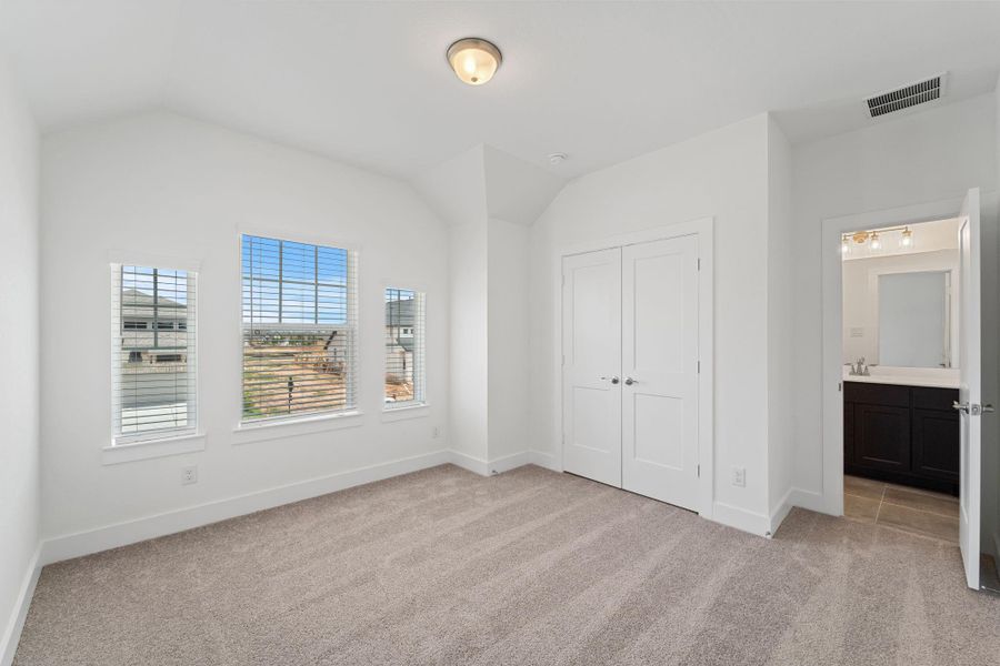 Spacious, unfurnished interior of a new home in Jordan Ranch, Fulshear (Image 31). Spacious, unfurnished interior of a new home in Jordan Ranch, Fulshear (Image 31).