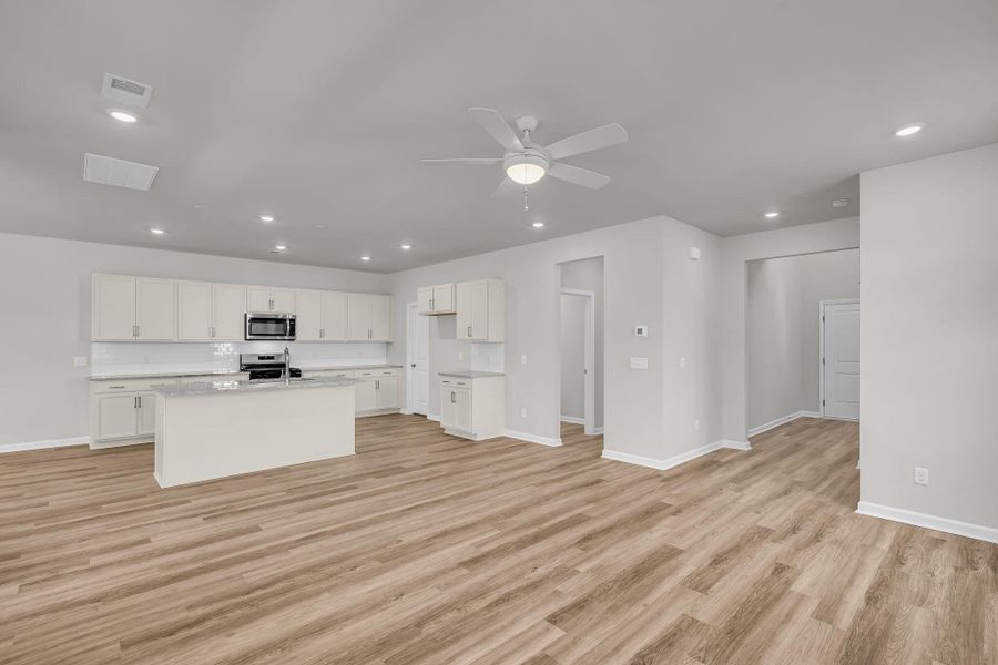 Spacious, unfurnished interior of a new home in Wildcat Chase, Summerville (Image 31).