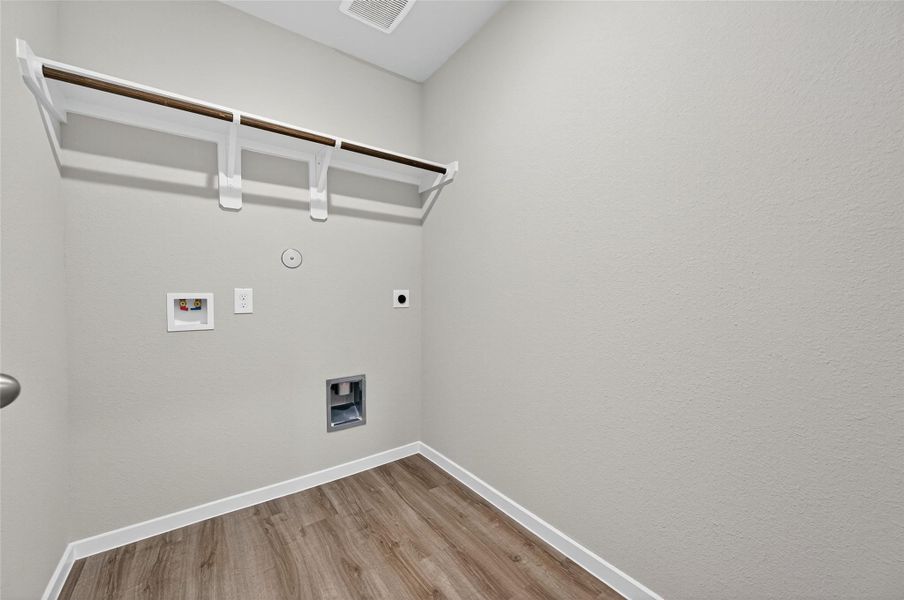 Spacious, unfurnished interior of a new home in Cypress Green, Hockley (Image 26). Spacious, unfurnished interior of a new home in Cypress Green, Hockley (Image 26).