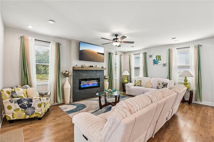 Furnished interior view inside a new home in Pine Mountain Park, Kennesaw (Image 6).