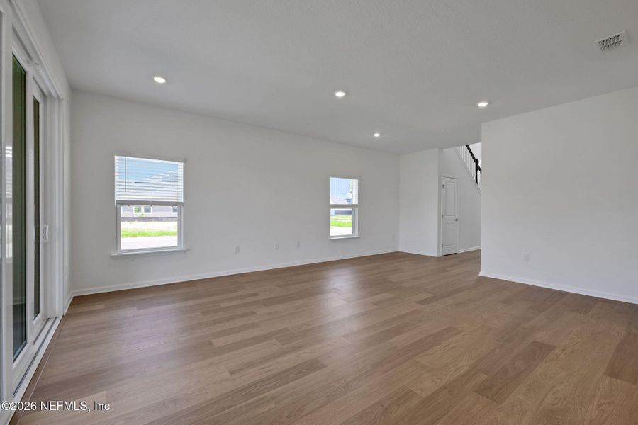 Spacious, unfurnished interior of a new home in TrailMark, St. Augustine (Image 25).