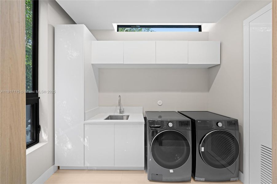 Close-up of interior finishes inside a home in , Biscayne Park (Image 12). Close-up of interior finishes inside a home in , Biscayne Park (Image 12).