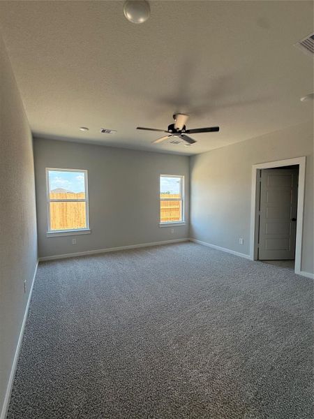Spacious, unfurnished interior of a new home in Sundance Cove, Crosby (Image 14).