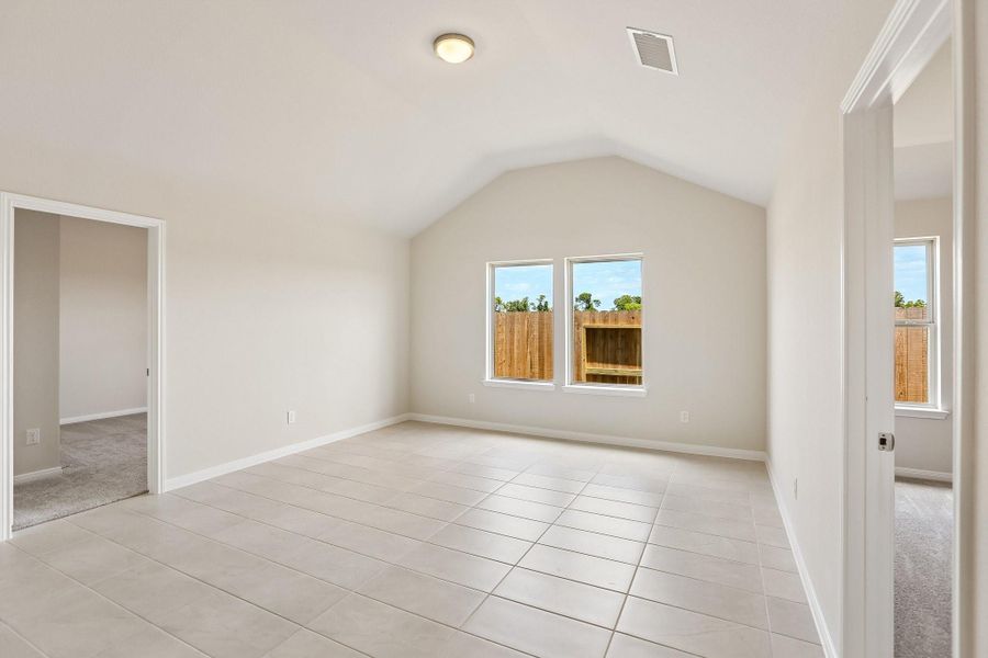 Spacious, unfurnished interior of a new home in Aldeana, Bonney (Image 30).
