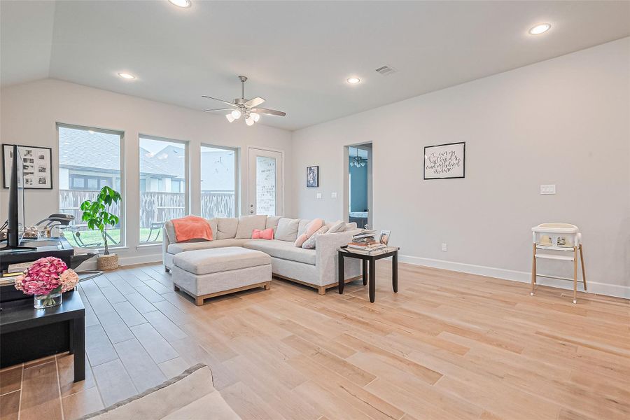 Image 21 of a home in Cane Island 50'.