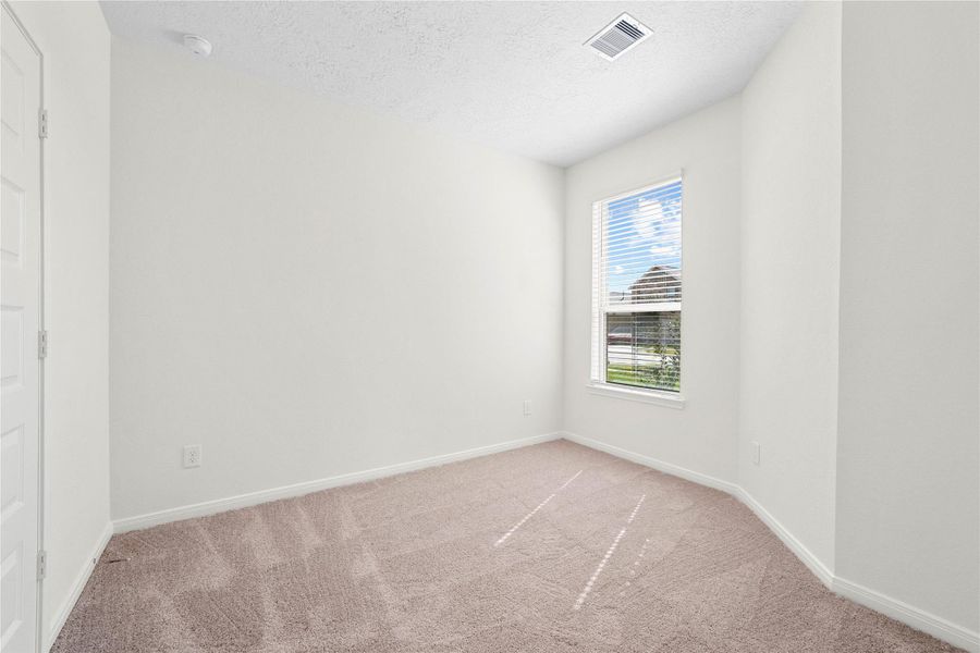 Spacious, unfurnished interior of a new home in Bauer Meadows, Tomball (Image 14).