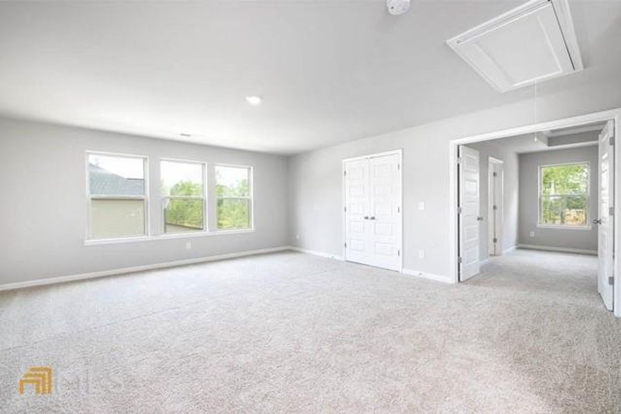 Spacious, unfurnished interior of a new home in The Gates at Pates Creek, Hampton (Image 11).