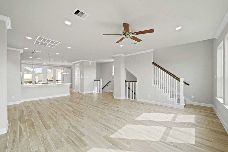 Bright and open living space Bright and open living space