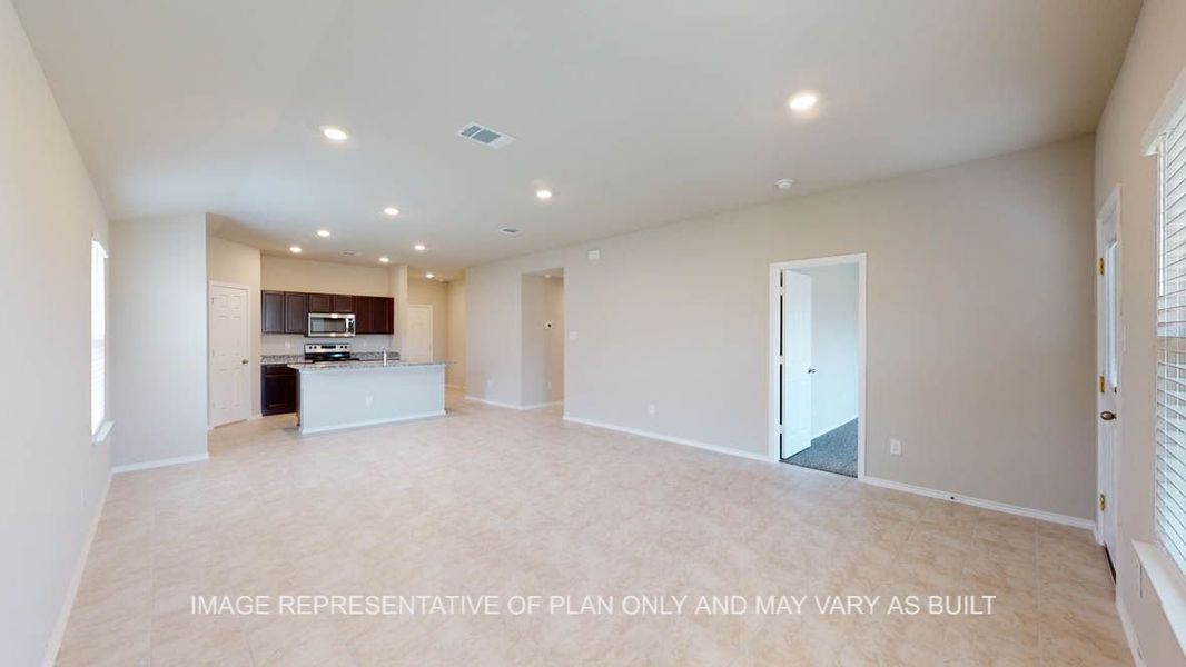 Representative unfurnished interior of a home built from the Elgin by D.R. Horton in Reynolds Crossing, Killeen (Image 10).