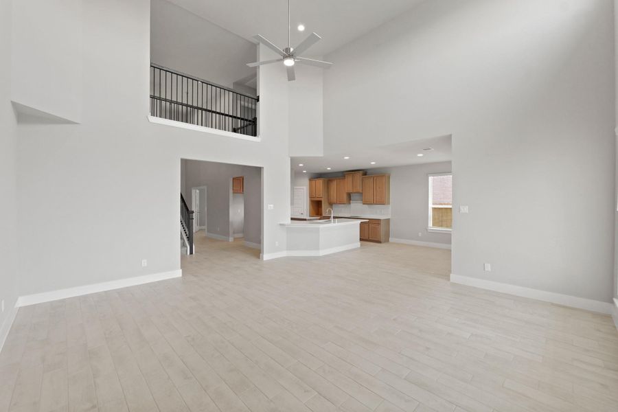 Spacious, unfurnished interior of a new home in Briarwood Crossing, Rosenberg (Image 22).