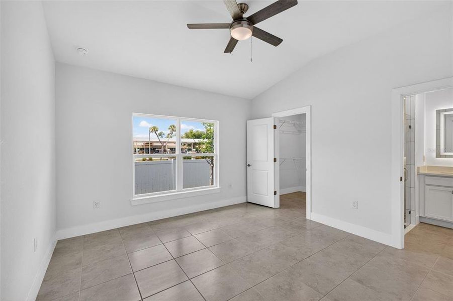 Spacious, unfurnished interior of a new home in , Port Charlotte (Image 23).