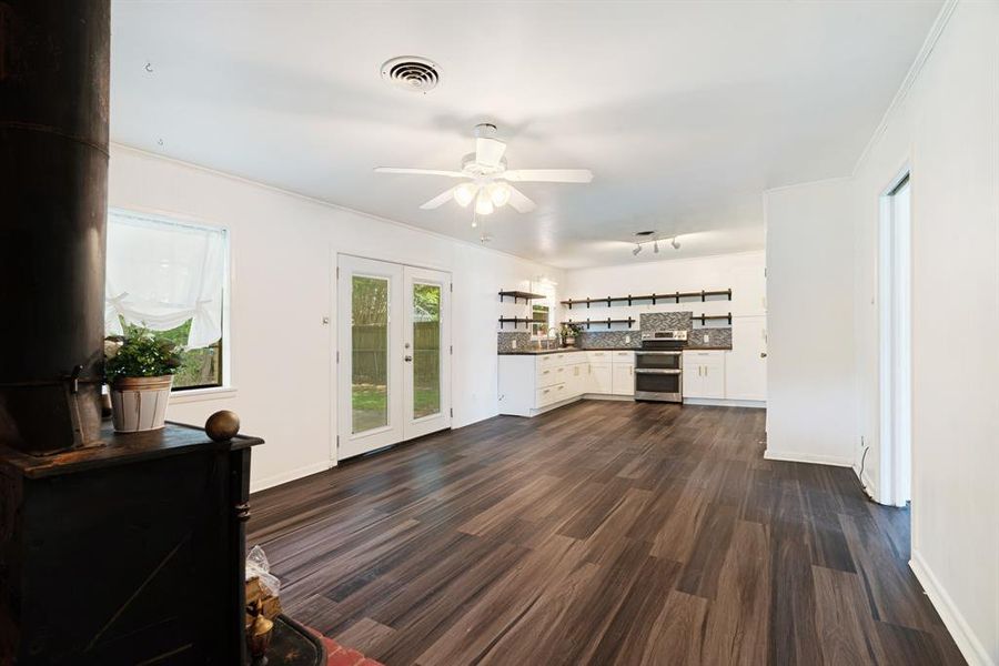Spacious, unfurnished interior of a new home in , Paris (Image 8).