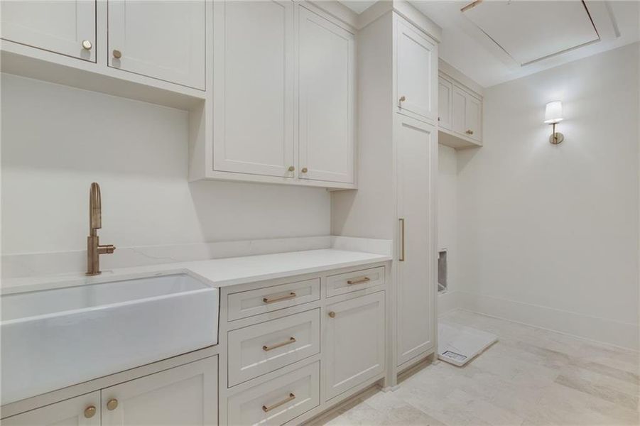Furnished interior view inside a new home in , Alpharetta (Image 12).