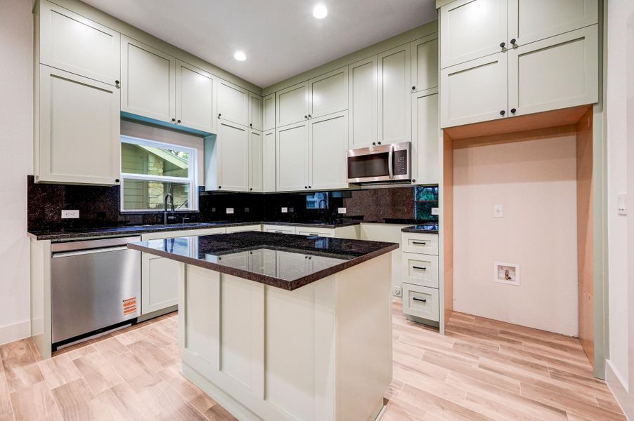 Furnished interior view inside a new home in , Wimberley (Image 6).