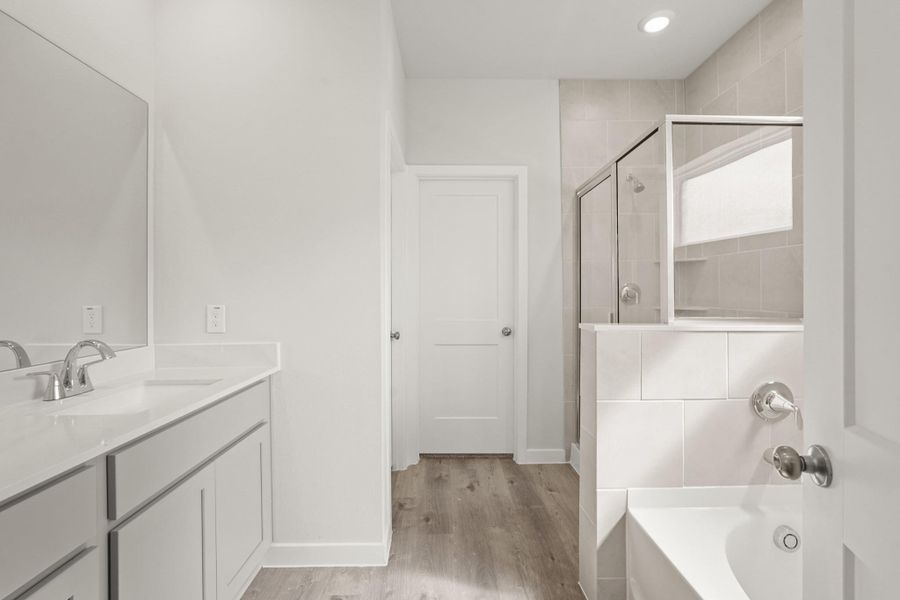 Furnished interior view inside a new home in Woodshore, Clute (Image 10). Furnished interior view inside a new home in Woodshore, Clute (Image 10).