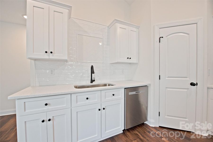 Furnished interior view inside a new home in , Kannapolis (Image 10).