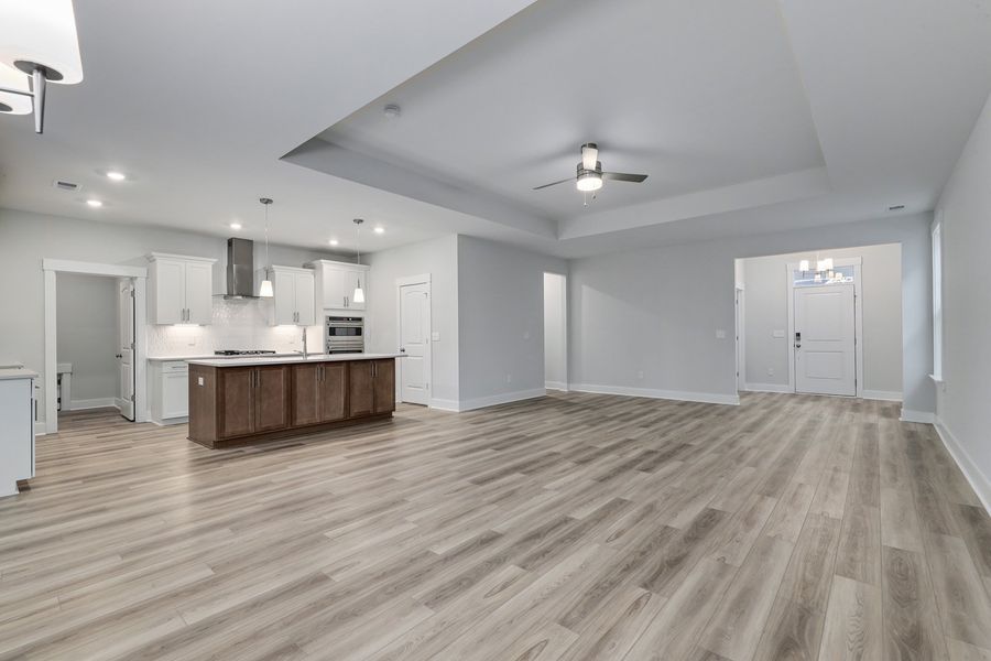 Spacious, unfurnished interior of a new home in Arcadia, Myrtle Beach (Image 21).