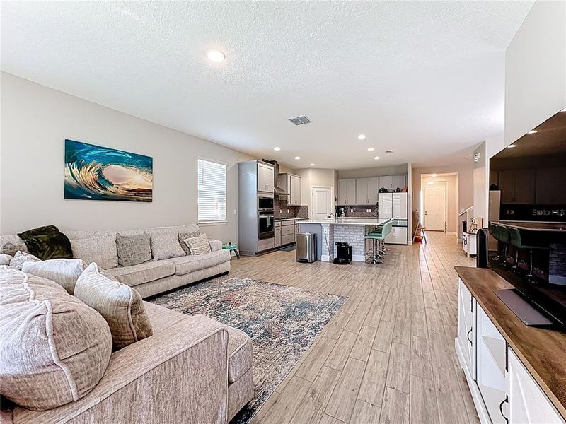 Furnished interior view inside a new home in , Orlando (Image 16).