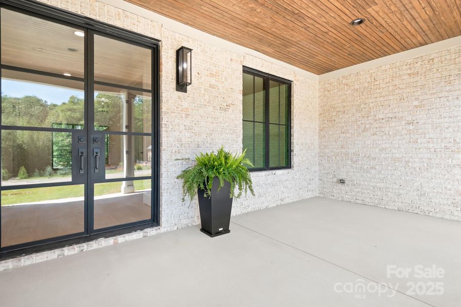 Image 36 of a home in .