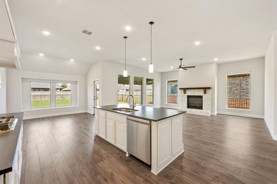 Furnished interior view inside a new home in Abe's Landing, Granbury (Image 14). Furnished interior view inside a new home in Abe's Landing, Granbury (Image 14).