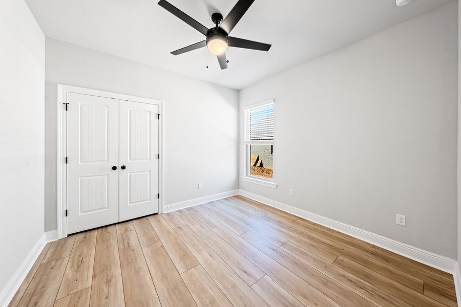 Spacious, unfurnished interior of a new home in Young Oaks, Crestview (Image 14).