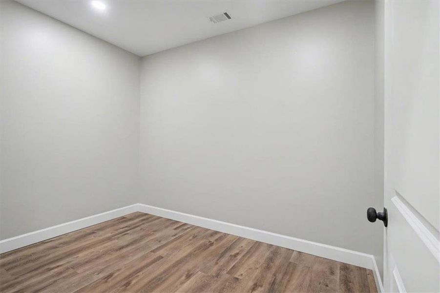 Spacious, unfurnished interior of a new home in , Lindale (Image 38).