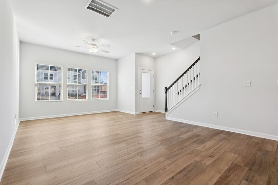 Spacious, unfurnished interior of a new home in Lakeview Village, Charlotte (Image 13).
