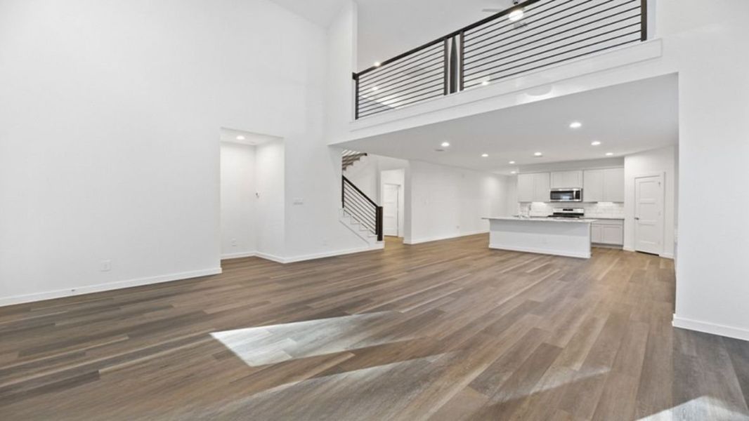 Spacious, unfurnished interior of a new home in The Landing at Hidden Lakes, McKinney (Image 9).