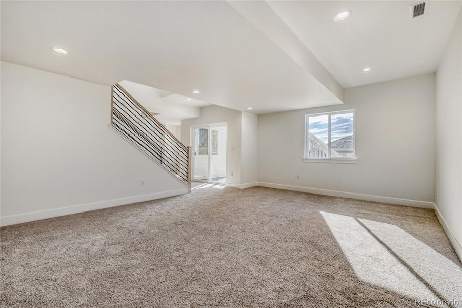 Spacious, unfurnished interior of a new home in Sterling Ranch Homestead, Colorado Springs (Image 13).