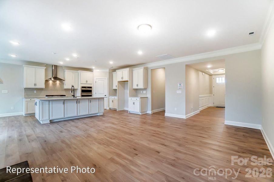Spacious, unfurnished interior of a new home in Rone Creek, Waxhaw (Image 11).