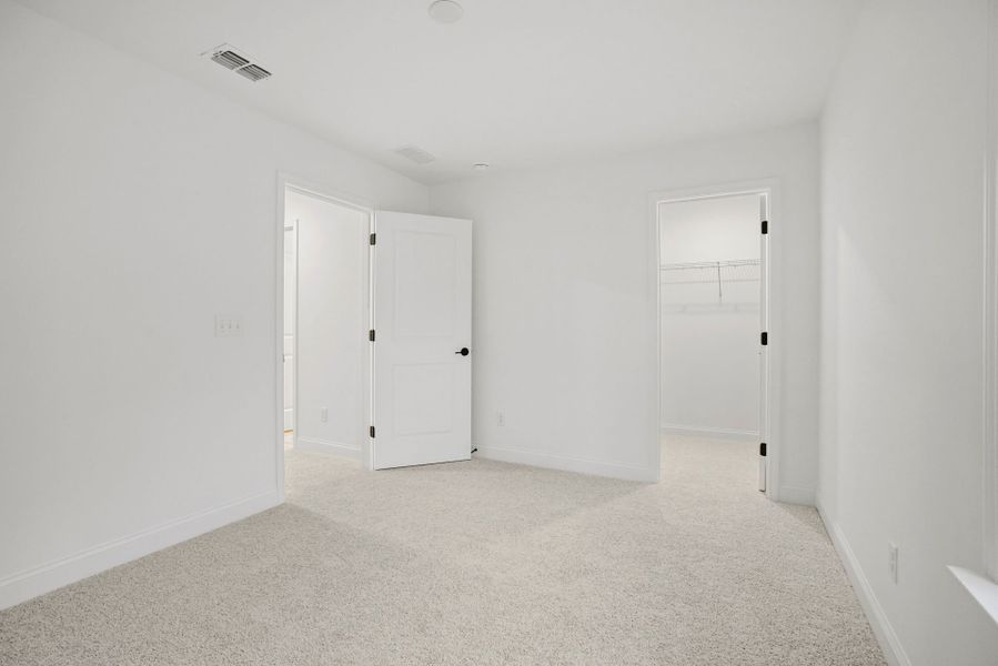 Spacious, unfurnished interior of a new home in Forest Creek, Waxhaw (Image 62).