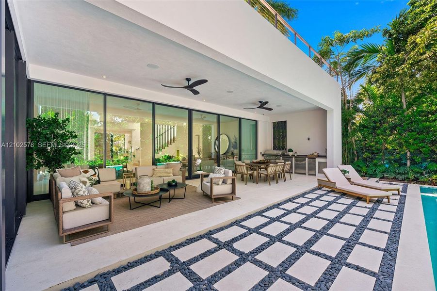 Exterior details and patio area of a home in , Miami (Image 31).