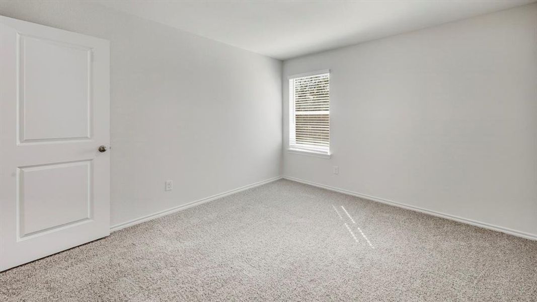 Spacious, unfurnished interior of a new home in Arbor Trails South, Princeton (Image 13).